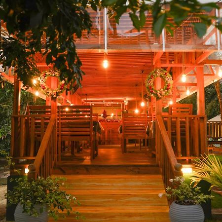 דמבולה White Land City Hotel מראה חיצוני תמונה